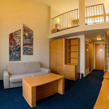 Hotel Aquacity Seasons Poprad Exterior foto