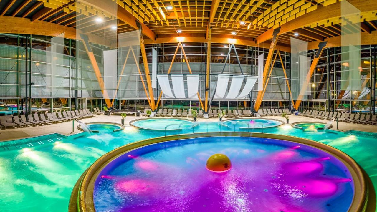 Hotel Aquacity Seasons Poprad Exterior foto