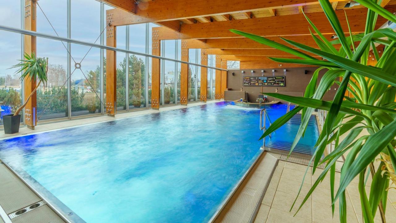 Hotel Aquacity Seasons Poprad Exterior foto