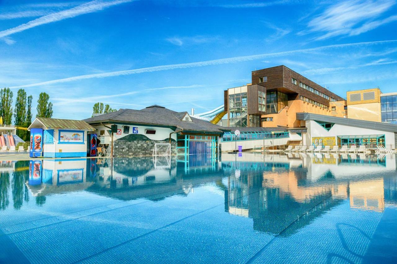 Hotel Aquacity Seasons Poprad Exterior foto