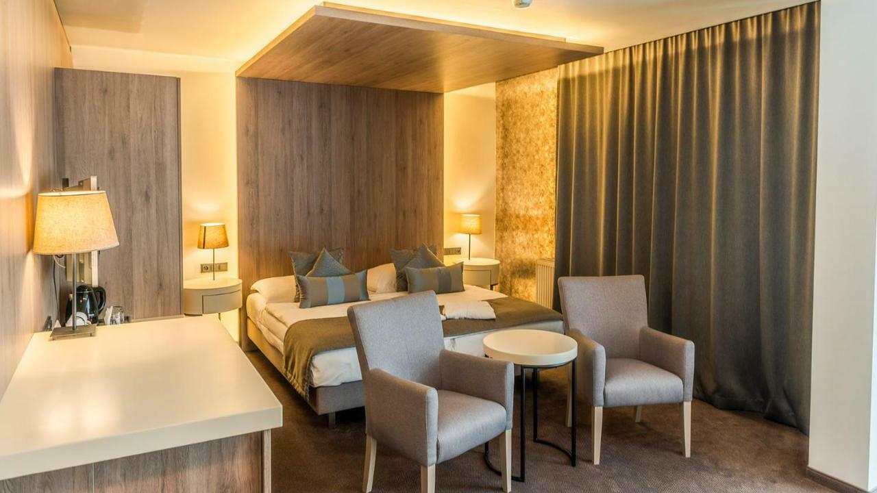 Hotel Aquacity Seasons Poprad Exterior foto
