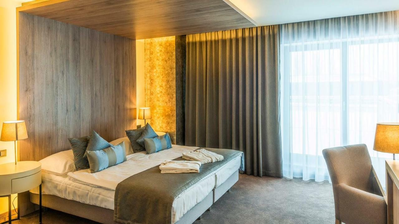 Hotel Aquacity Seasons Poprad Exterior foto