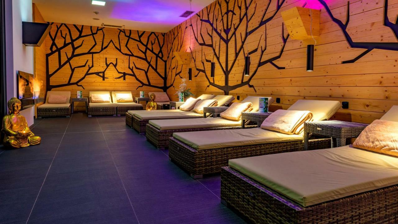 Hotel Aquacity Seasons Poprad Exterior foto